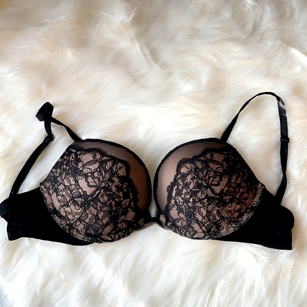 Brand new without tag Bombshell bra